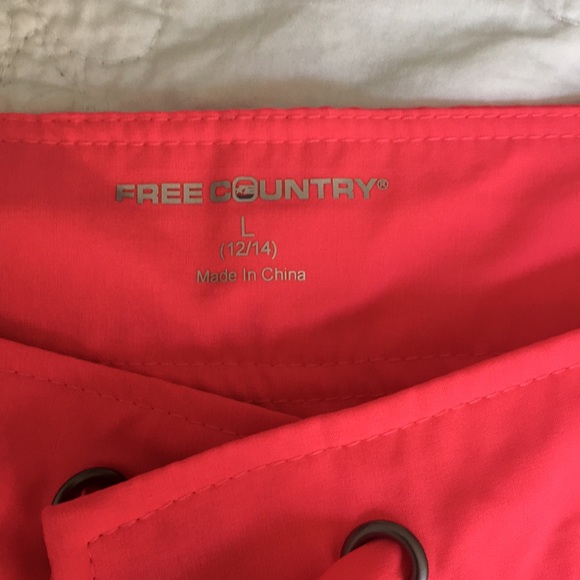 Shorts - Picture 2 of 3